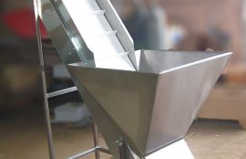 Конвейер ленточный наклонный для перемещения кураги и сушеных фиников - фото 2