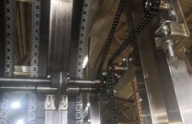 Грипперный конвейер для перемещения бутылок между этажами на завод АО 