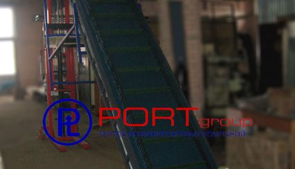 Z-образный ленточный конвейер для транспортировки тяжелых металлических изделий