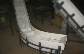 Объект: Передвижные L-образные поворотные транспортеры с модульной лентой