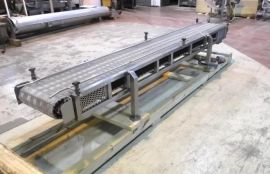 Конвейер с модульной пластиковой лентой для лотков с овощами - фото 4